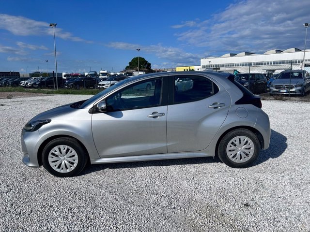 TOYOTA Yaris 1.5 Hybrid 5 porte Active