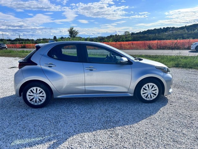 TOYOTA Yaris 1.5 Hybrid 5 porte Active
