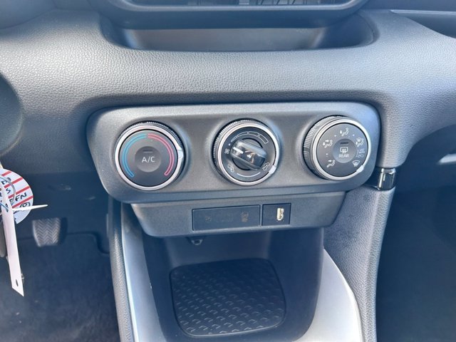 TOYOTA Yaris 1.0 trend