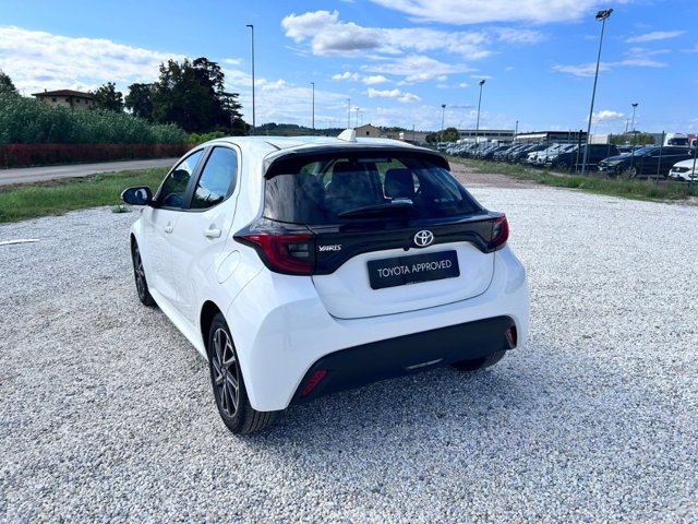 TOYOTA Yaris 1.0 trend