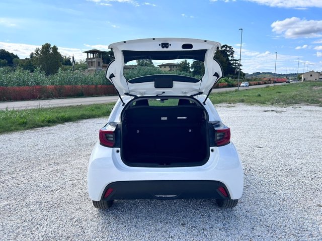 TOYOTA Yaris 1.0 trend