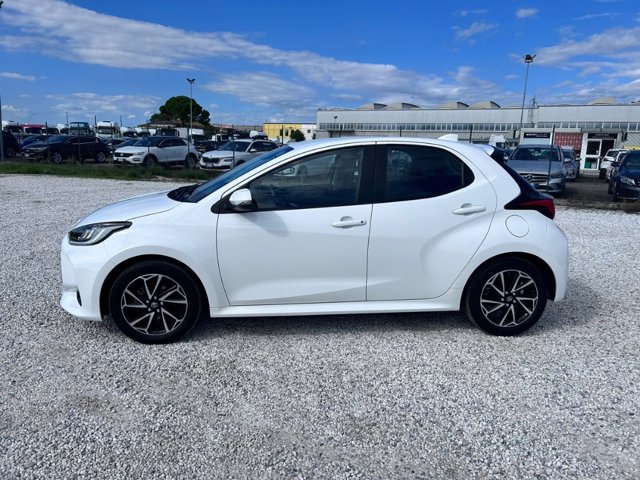 TOYOTA Yaris 1.0 trend