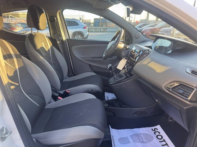 LANCIA Ypsilon 1.2 69 CV 5 porte Silver