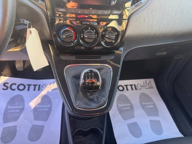 LANCIA Ypsilon 1.2 69 CV 5 porte Silver