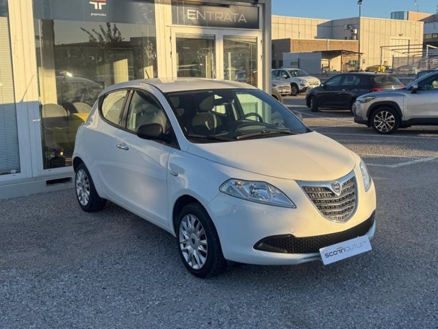 LANCIA Ypsilon 1.2 69 CV 5 porte Silver