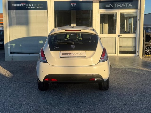 LANCIA Ypsilon 1.2 69 CV 5 porte Silver