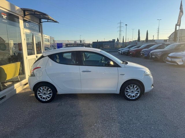 LANCIA Ypsilon 1.2 69 CV 5 porte Silver