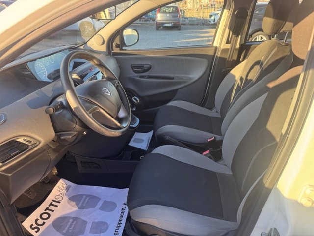 LANCIA Ypsilon 1.2 69 CV 5 porte Silver