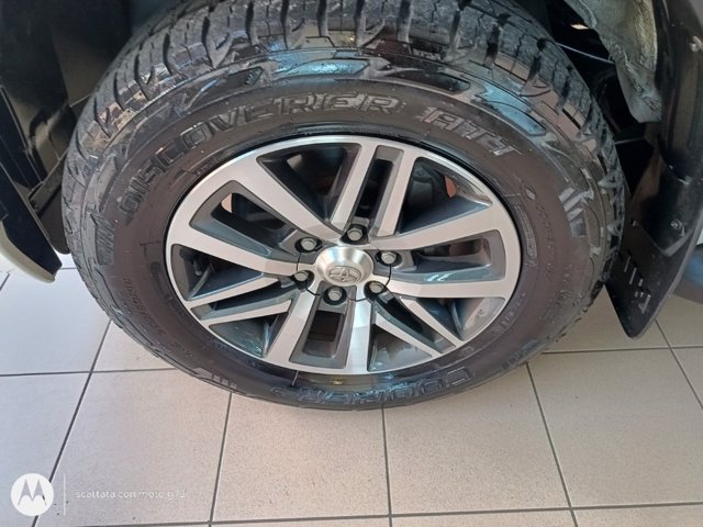 TOYOTA Hilux 2.4 D-4D 4WD 4 porte Double Cab Executive