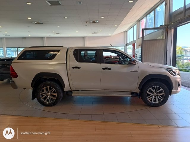 TOYOTA Hilux 2.4 D-4D 4WD 4 porte Double Cab Executive