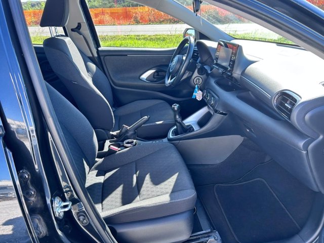 TOYOTA Yaris 1.0 active