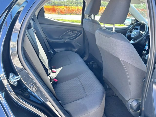 TOYOTA Yaris 1.0 active