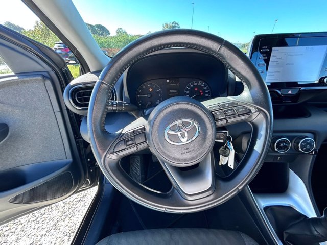 TOYOTA Yaris 1.0 active