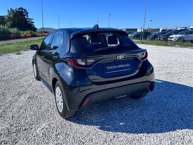 TOYOTA Yaris 1.0 active