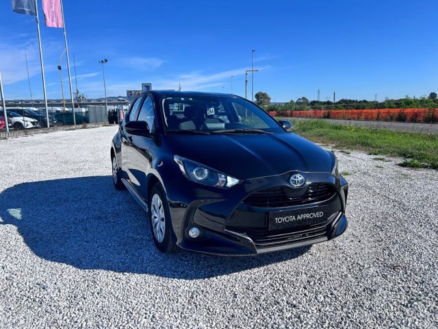 TOYOTA Yaris 1.0 active