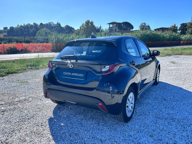 TOYOTA Yaris 1.0 active