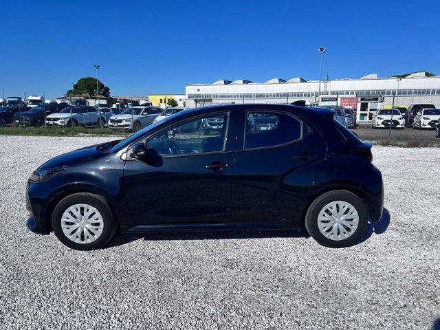 TOYOTA Yaris 1.0 active