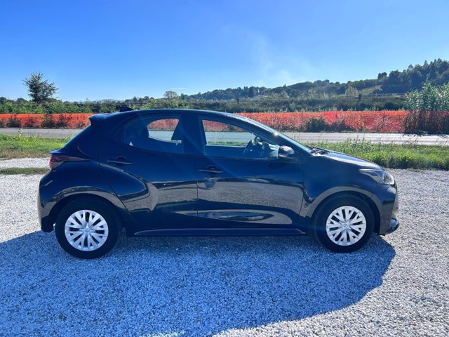 TOYOTA Yaris 1.0 active