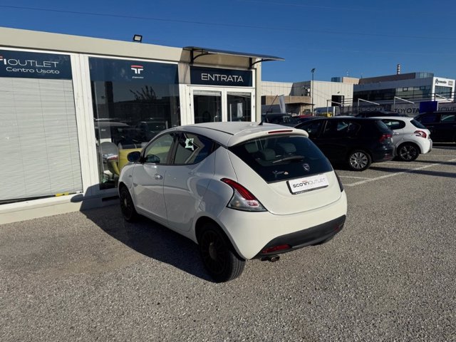 LANCIA Ypsilon 1.2 69 CV 5 porte Gold