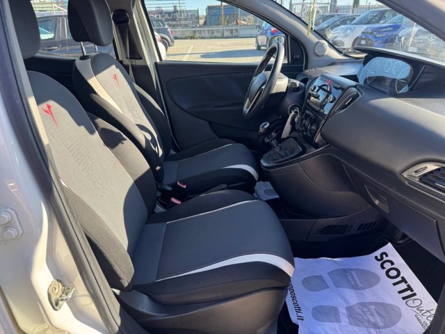 LANCIA Ypsilon 1.2 69 CV 5 porte Gold