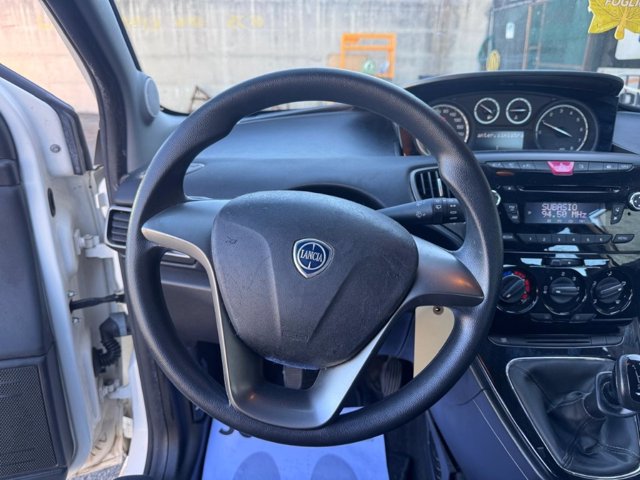 LANCIA Ypsilon 1.2 69 CV 5 porte Gold
