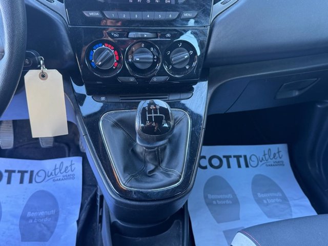 LANCIA Ypsilon 1.2 69 CV 5 porte Gold