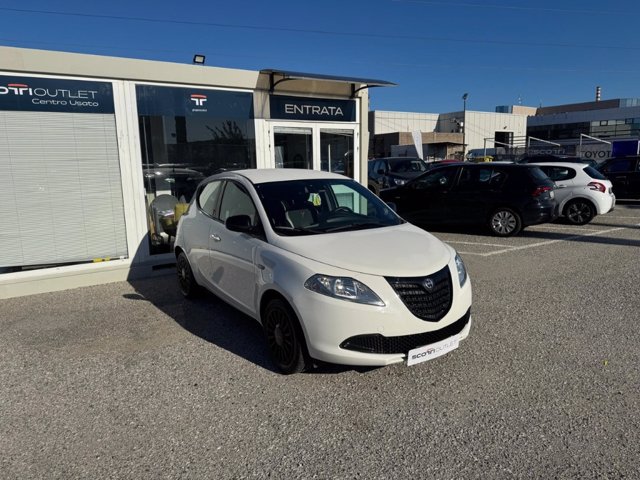 LANCIA Ypsilon 1.2 69 CV 5 porte Gold
