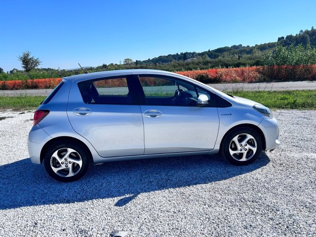 TOYOTA Yaris 5p 1.5h active
