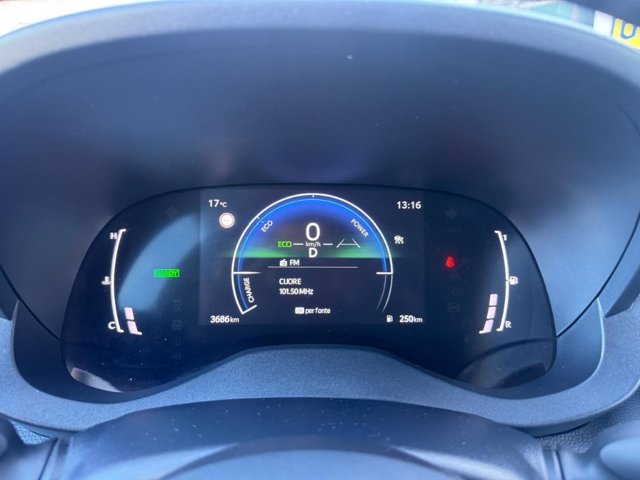 TOYOTA Yaris cross 1.5h active fwd 115cv e-cvt