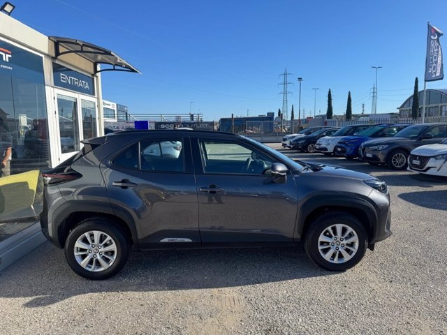 TOYOTA Yaris cross 1.5h active fwd 115cv e-cvt
