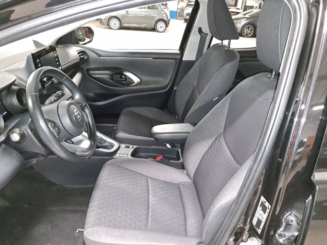 TOYOTA Yaris 1.5h trend