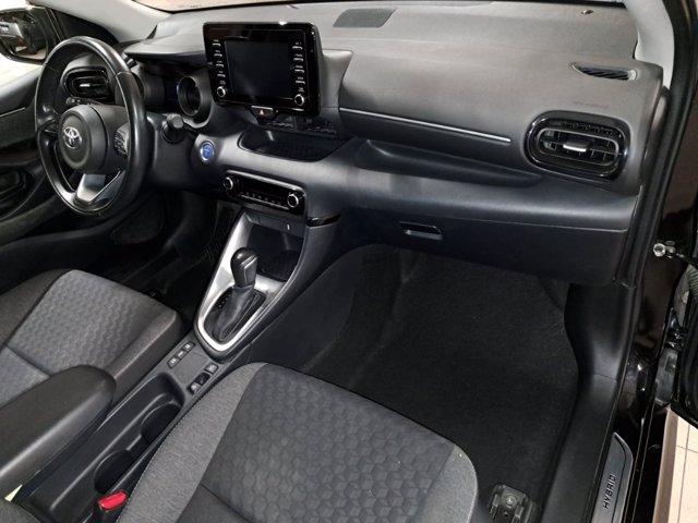 TOYOTA Yaris 1.5h trend