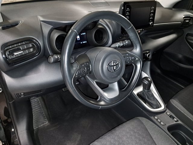 TOYOTA Yaris 1.5h trend