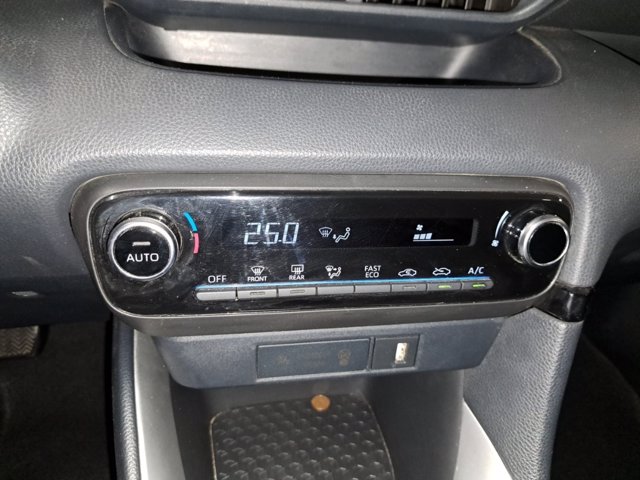 TOYOTA Yaris 1.5h trend