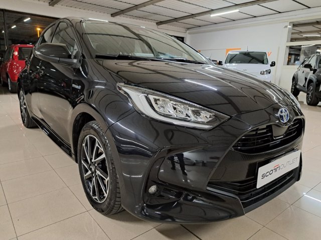 TOYOTA Yaris 1.5h trend