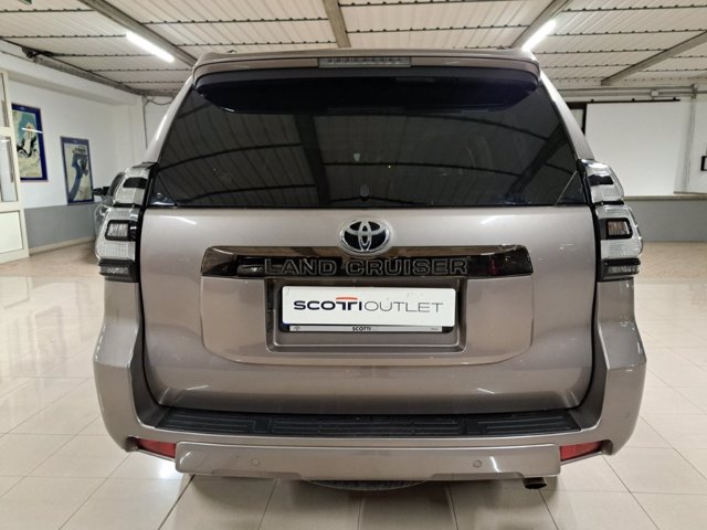 TOYOTA Land cruiser 5p 2.8 d-4d executive auto