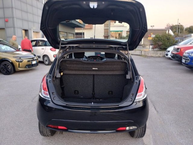 LANCIA Ypsilon 1.2 silver 69cv