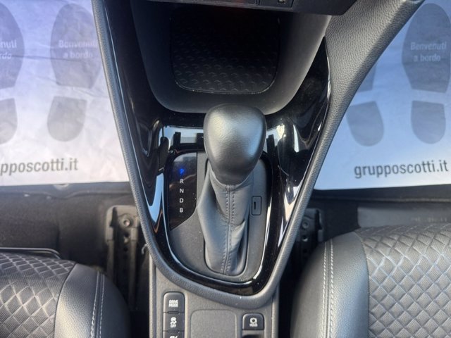TOYOTA Yaris 1.5h style