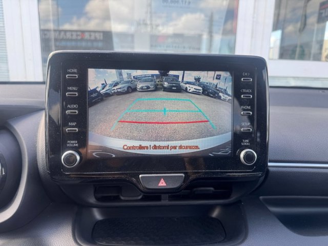 TOYOTA Yaris 1.5h style