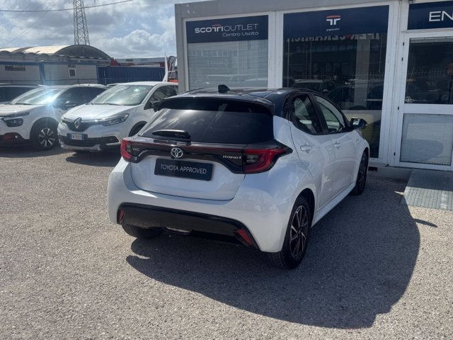 TOYOTA Yaris 1.5h style
