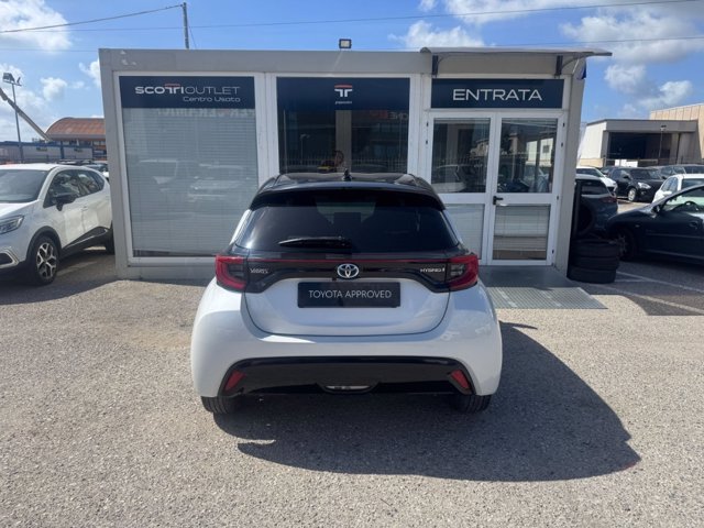TOYOTA Yaris 1.5h style