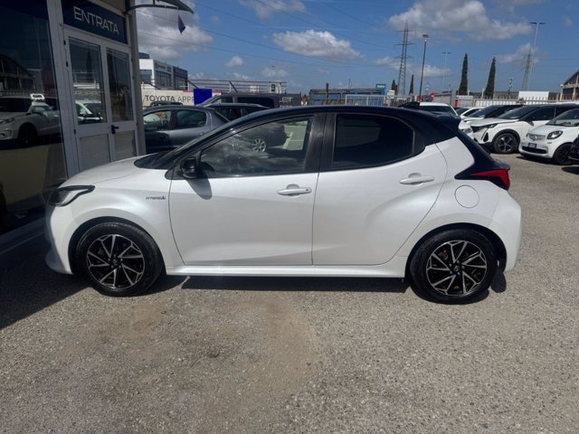 TOYOTA Yaris 1.5h style