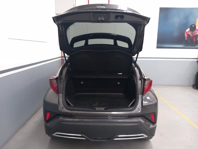 TOYOTA C-hr 2.0h trend e-cvt