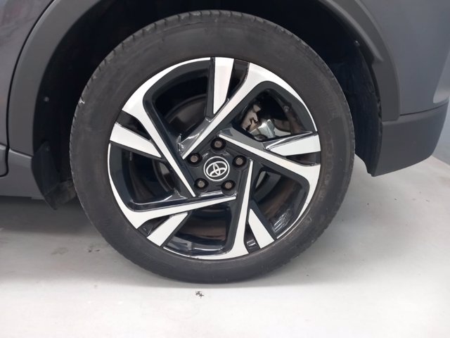 TOYOTA C-hr 2.0h trend e-cvt