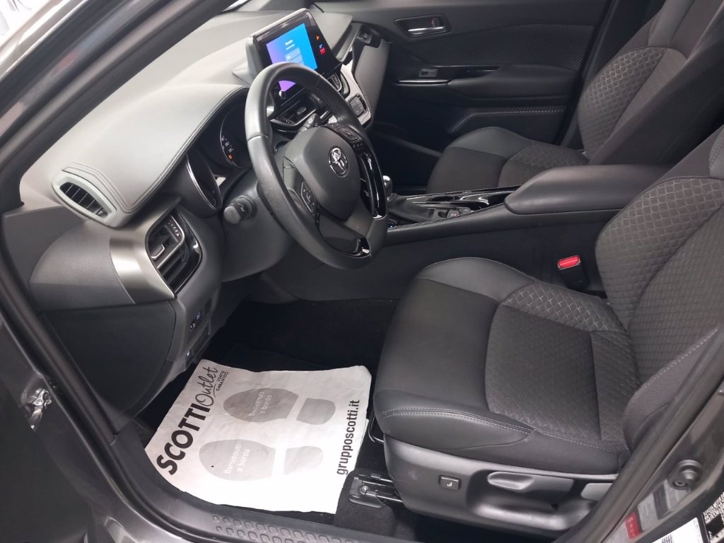 TOYOTA C-hr 2.0h trend e-cvt