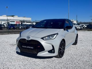 TOYOTA Yaris 1.5h 130 gr sport