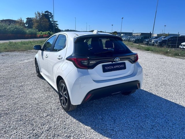 TOYOTA Yaris 1.5h trend