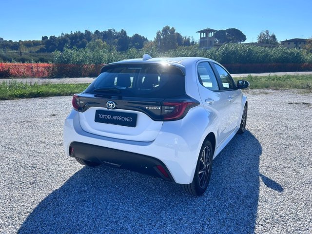 TOYOTA Yaris 1.5h trend