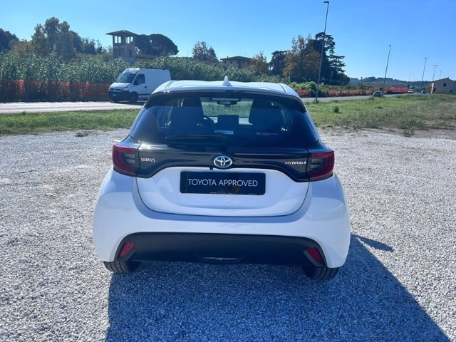 TOYOTA Yaris 1.5h trend