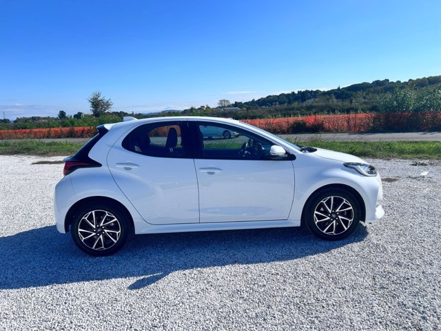 TOYOTA Yaris 1.5h trend